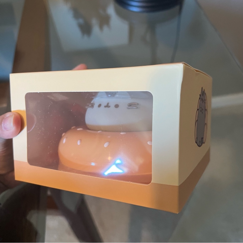 NWT Pusheen Loafin’ Vinyl Figure